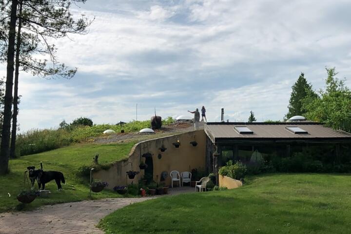 Earth-Sheltered Homes: Using Thermal Mass for Natural Temperature Control