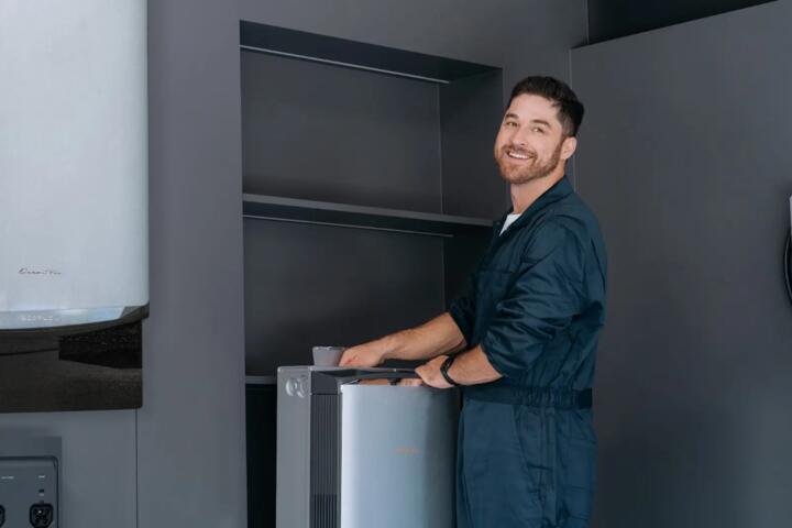 Energy Storage Safety: How to Properly Ventilate and House Batteries