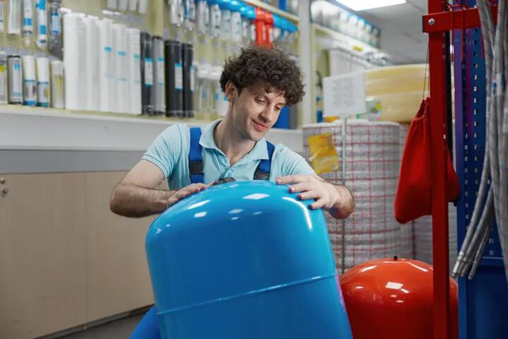 Water Pressure Tanks: How to Maintain Constant Flow in Large Homes