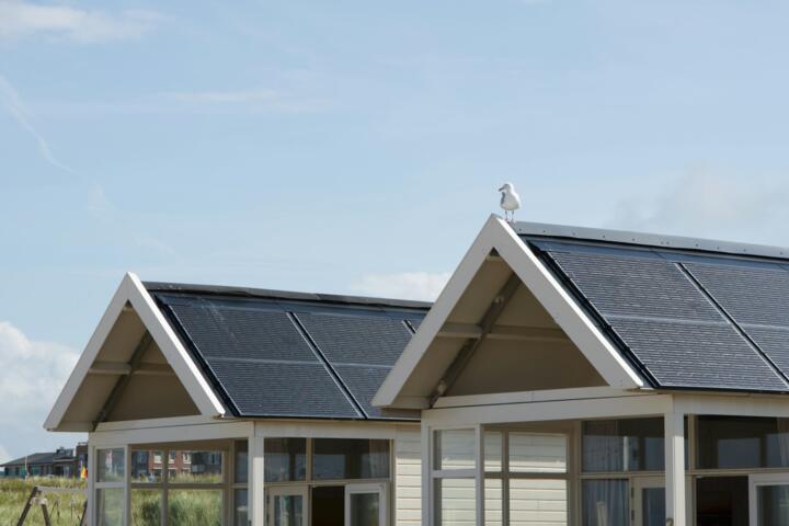 Cleaning and Maintaining Solar Panels for Maximum Efficiency