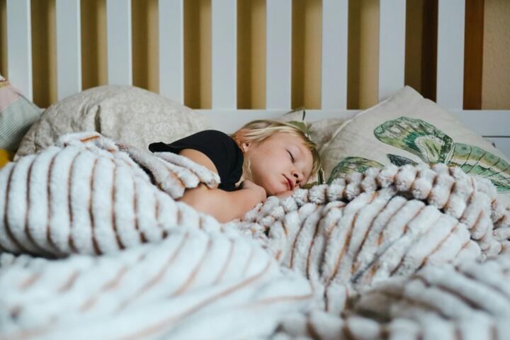 The Impact of Country Air and Silence on Sleep Quality